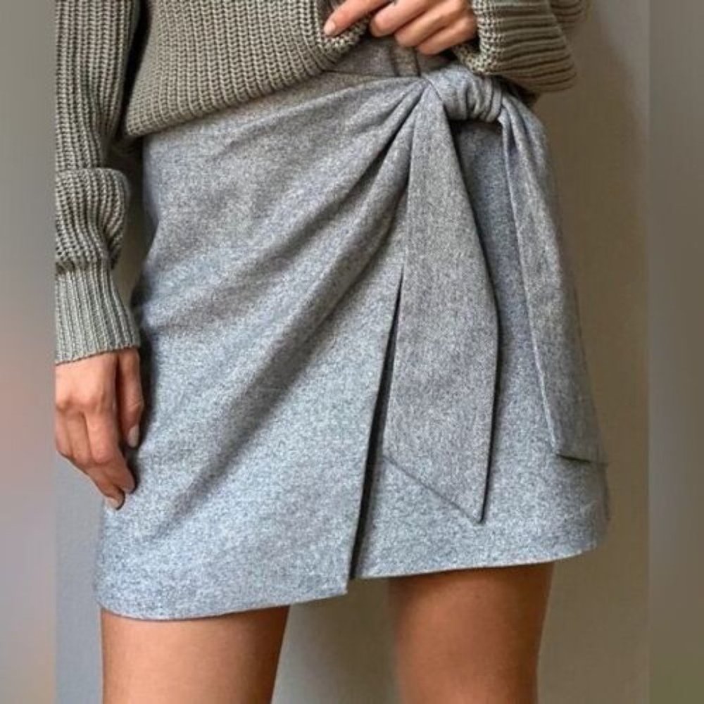Aritzia Dorine Wrap Front Skirt in Light Grey Herringbone - Size 0